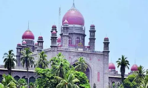 డ్రగ్స్ కేసులో సిట్ దర్యాప్తుపై నివేదిక ఇవ్వాలని ప్రభుత్వానికి హైకోర్టు ఆదేశం