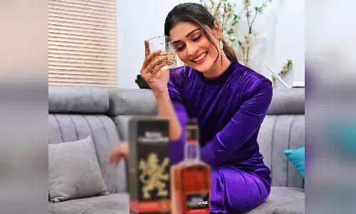 మ‌ద్యం గ్లాసుతో పాయ‌ల్‌.. ఏకీపారేస్తున్న నెటీజ‌న్లు