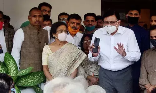 ఆ ఎంపీ మనమరాలు... టపాసులు కాల్చే ప్రయత్నంలో దుర్మరణం