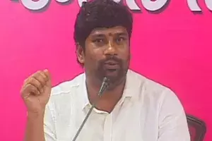 పక్క రాష్ట్రంలో గెలవని వారితో రాజకీయాలు ఎంటో.. పక్క రాష్ట్రంలో గెలవని వారితో రాజకీయాలు ఎంటో..
