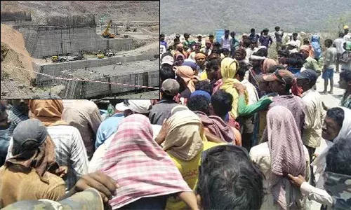 పోలవరం పనుల్లో అపశృతి.. ప్రాజెక్టు వద్ద ఆందోళన