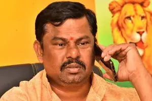 జీహెచ్ఎంసీ ఎన్నికల వేళ.. బీజేపీ ఎమ్మెల్యే రాజాసింగ్ ఇంట తీవ్ర విషాదం జీహెచ్ఎంసీ ఎన్నికల వేళ.. బీజేపీ ఎమ్మెల్యే రాజాసింగ్ ఇంట తీవ్ర విషాదం