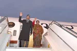 రాష్ట్రపతికి రేణిగుంటలో ఘన స్వాగతం రాష్ట్రపతికి రేణిగుంటలో ఘన స్వాగతం