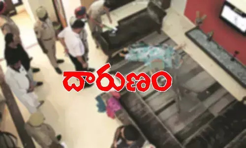 ఒకే ఇంట్లో న‌లుగురి దారుణ‌హ‌త్య‌