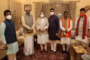టీఆర్ఎస్కు ఎదురుదెబ్బ.. బీజేపీలోకి స్వామిగౌడ్ టీఆర్ఎస్కు ఎదురుదెబ్బ.. బీజేపీలోకి స్వామిగౌడ్