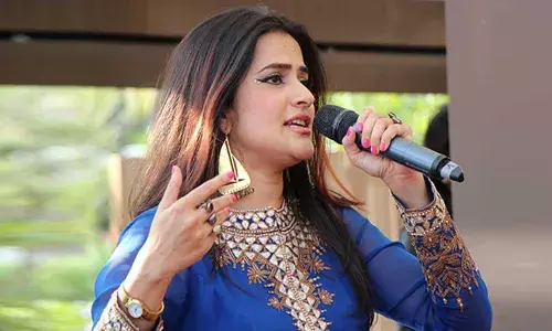 నా బాడీ.. నా క్లీవేజ్` అంటూ దిమ్మతిరిగే కౌంటర్ ఇచ్చిన సింగర్