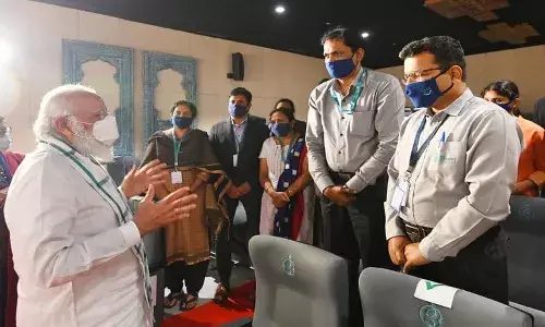 హైదరాబాద్: భారత్ బయోటెక్లో మోదీ సందర్శన దృశ్యాలు
