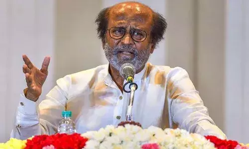 సూప‌ర్ స్టార్ ర‌జ‌నీకాంత్ కీల‌క భేటి.. రాజకీయరంగ ప్రవేశంపై కొనసాగుతున్న ఉత్కంఠ‌