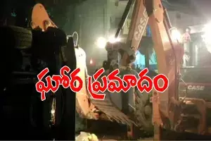 యూపీలో ఘోర రోడ్డు ప్రమాదం : 8 మంది మృతి యూపీలో ఘోర రోడ్డు ప్రమాదం : 8 మంది మృతి