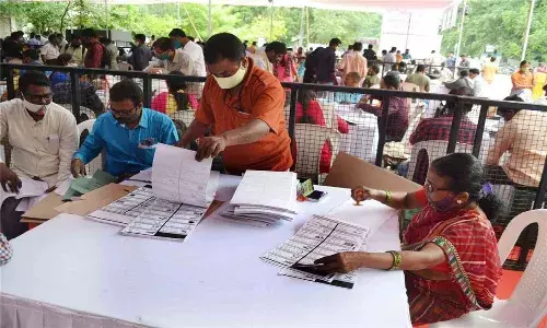 ఓల్డ్ మలక్పేటలో కొనసాగుతున్న రీ-పోలింగ్
