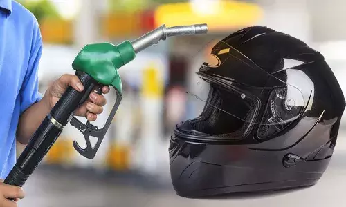 హెల్మెట్ లేకుంటే నో పెట్రోల్.. ప్రభుత్వమే హెల్మెట్ ఉచితంగా ఇస్తుందట.!