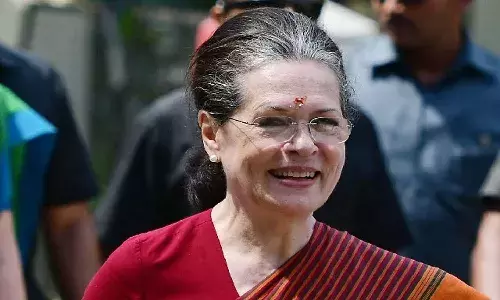 పుట్టిన రోజు వేడుకలకు సోనియాగాంధీ దూరం