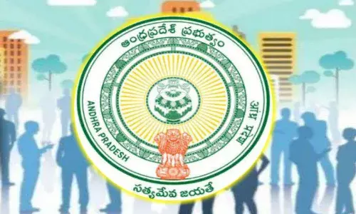 వాలంటీర్లను తొలగిస్తున్నార‌న్న‌ వార్తల్లో నిజం లేదన్న ప్రభుత్వం