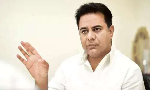 కేటీఆర్ కు చేదు అనుభవం