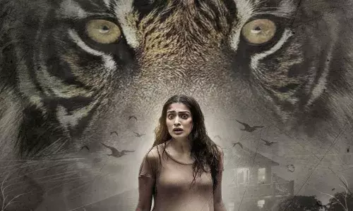 వెన్నులో వణుకు పుట్టిస్తున్న రాయ్ లక్ష్మీ గర్జన..