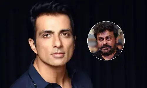 నన్ను తన్నడానికి చిరు ఇబ్బంది పడ్డారు : సోనూసూద్