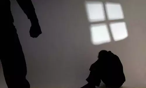 నవవధువుకు షాక్.. నైటీ వేసుకున్న భ‌ర్త‌..