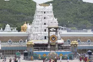 తిరుమలలో శ్రీవారి భక్తుల ఆందోళన తిరుమలలో శ్రీవారి భక్తుల ఆందోళన