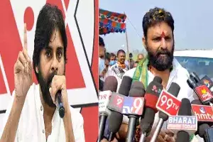 పవన్కు కొడాలి నాని కౌంటర్.. వకీల్ సాబ్ కాదు ఆయన.. పవన్కు కొడాలి నాని కౌంటర్.. వకీల్ సాబ్ కాదు ఆయన..
