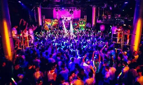 ఢిల్లీలో నైట్‌ కర్ఫ్యూ.. న్యూ ఇయ‌ర్ వేడుక‌ల్లేవ్‌..!