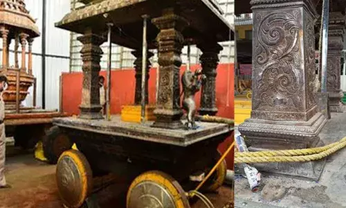 Bezawada Durga temple lion idols