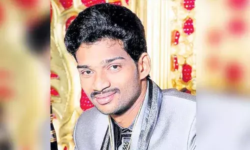 M‌an Deceased Sattenapalli Over Money Issue