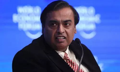 Man defrauds Indias richest man Mukesh Ambani