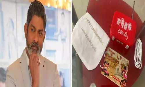 సినీ ప్రముఖులకు సర్ ప్రైజింగ్ గిఫ్ట్ పంపిన జగపతిబాబు!