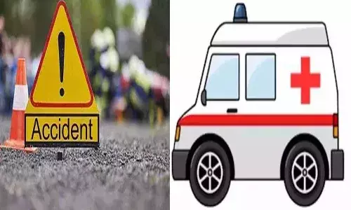 Five killed as ambulance hits truck due to dense fog