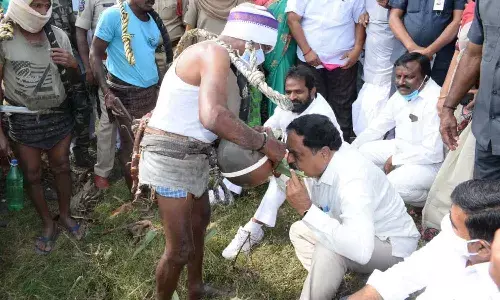 TS Ministers Drink Toddy