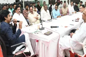 అన్నయ్య పార్టీలోకి వస్తారా.? లేదా.? అనేది నేను చెప్పలేను.. అది ఆయన అభిప్రాయం అన్నయ్య పార్టీలోకి వస్తారా.? లేదా.? అనేది నేను చెప్పలేను.. అది ఆయన అభిప్రాయం