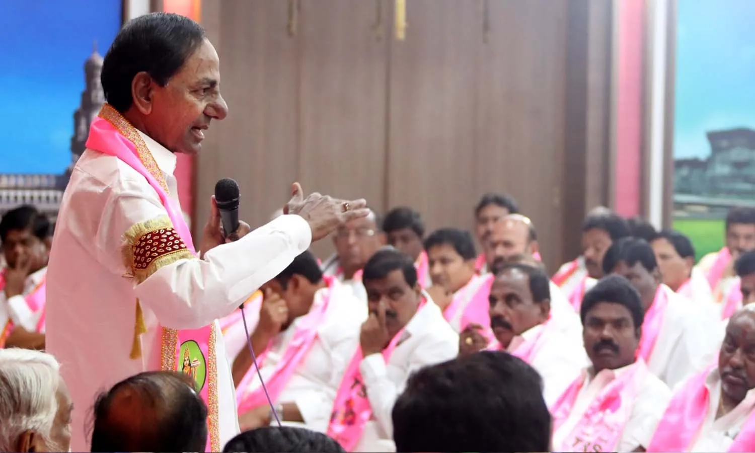 CM KCR Conduct A Party Meeting on Sunday.
