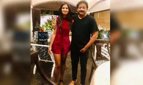 Ariyana Meet RGV In Goa