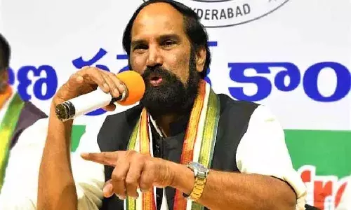 Uttam Kumar Reddy Fires On TRS Govt