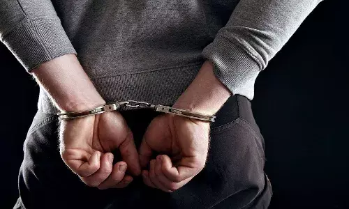 Women catch thief in jubilee hills