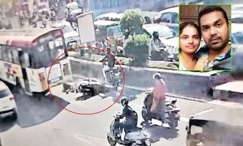 pregnant women dead in the road accident