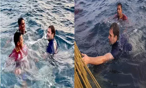 Rahul Gandhi swim with Fishermans