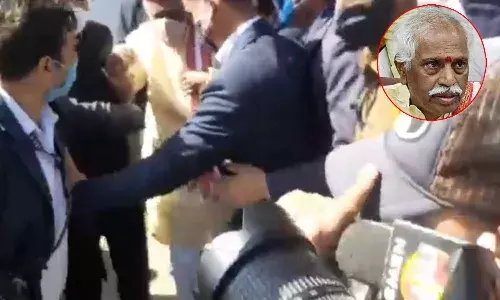 అసెంబ్లీలో అనుచిత ఘటన.. గవర్నర్ దత్తాత్రేయను తోసిన కాంగ్రెస్ ఎమ్మెల్యేలు