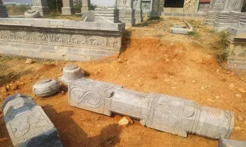 Temple dwajasthambam vandalized in Dhone