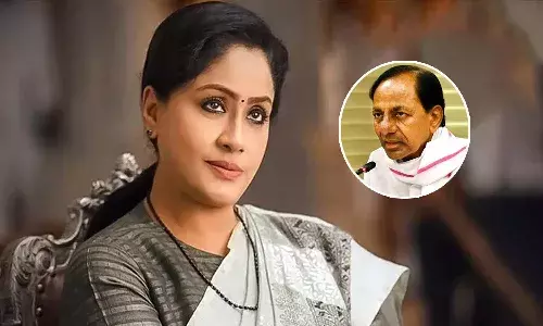 Vijayashanti  fires on KCR