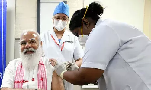 What PM Narendra Modi told nurse P Niveda after COVID-19 vaccine shot.