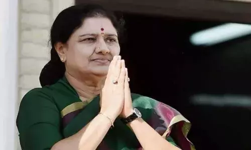 Sasikala decides to keep away from politics