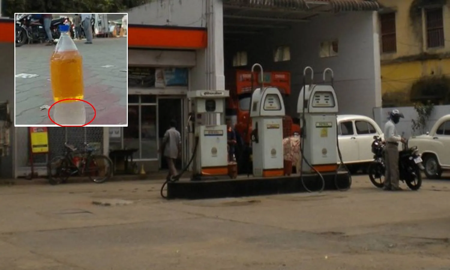 Mixing water with fuel in Rajendra Nagar petrol bunk