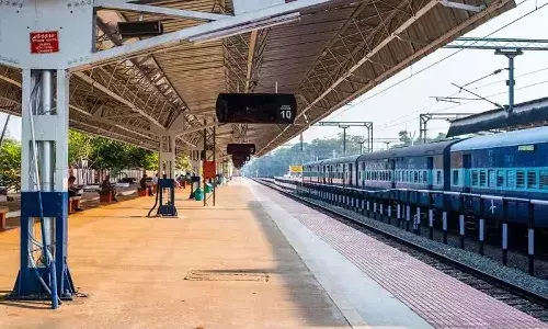 Govt considers privatization of 90 railway stations