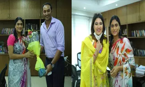 Sania Mirzas sister meets YS Sharmila.