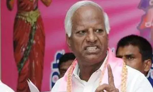 Kadiyam Srihari Sensational Comments On TRS