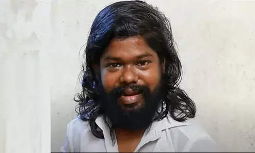 విషాదంలో సినీ ఇండస్ట్రీ.. ప్రముఖ కమెడియన్ కన్నుమూత