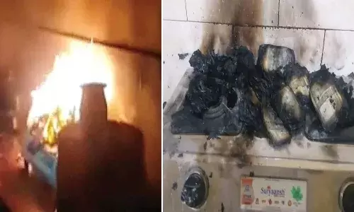Tehsildar burns RS 20 lakh as ACB visits over bribery allegations