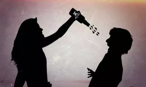 Uttar Pradesh girl attacks boyfriend with acid for infidelity