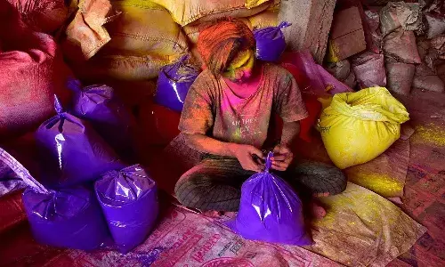 హోలీ వేడుకలకు అనుమతి లేదు